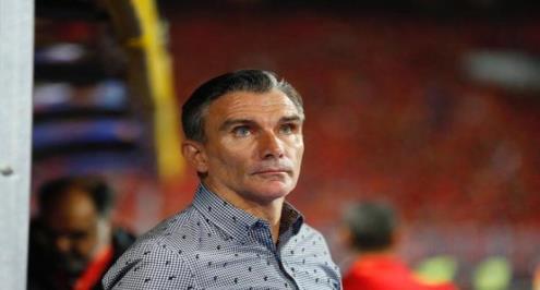 تقارير: كارتيرون سيُمدد تعاقده مع الرجاء